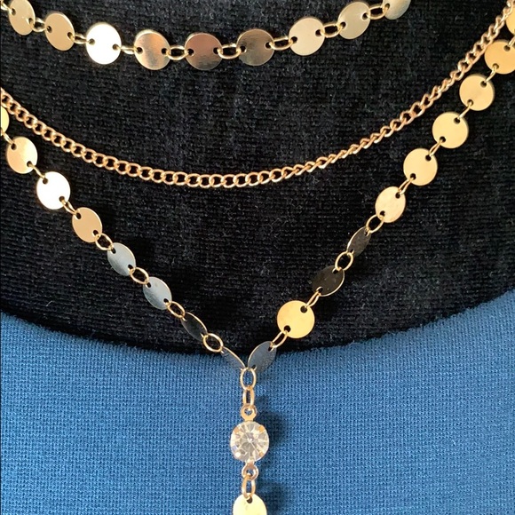 Beautiful Gold and Rhinestone Necklace - Picture 3 of 4